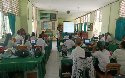 Kombel Jalan, Kepsek SMPN 1 Taebenu Akui Gurunya Semangat dan Kinerja Baik   